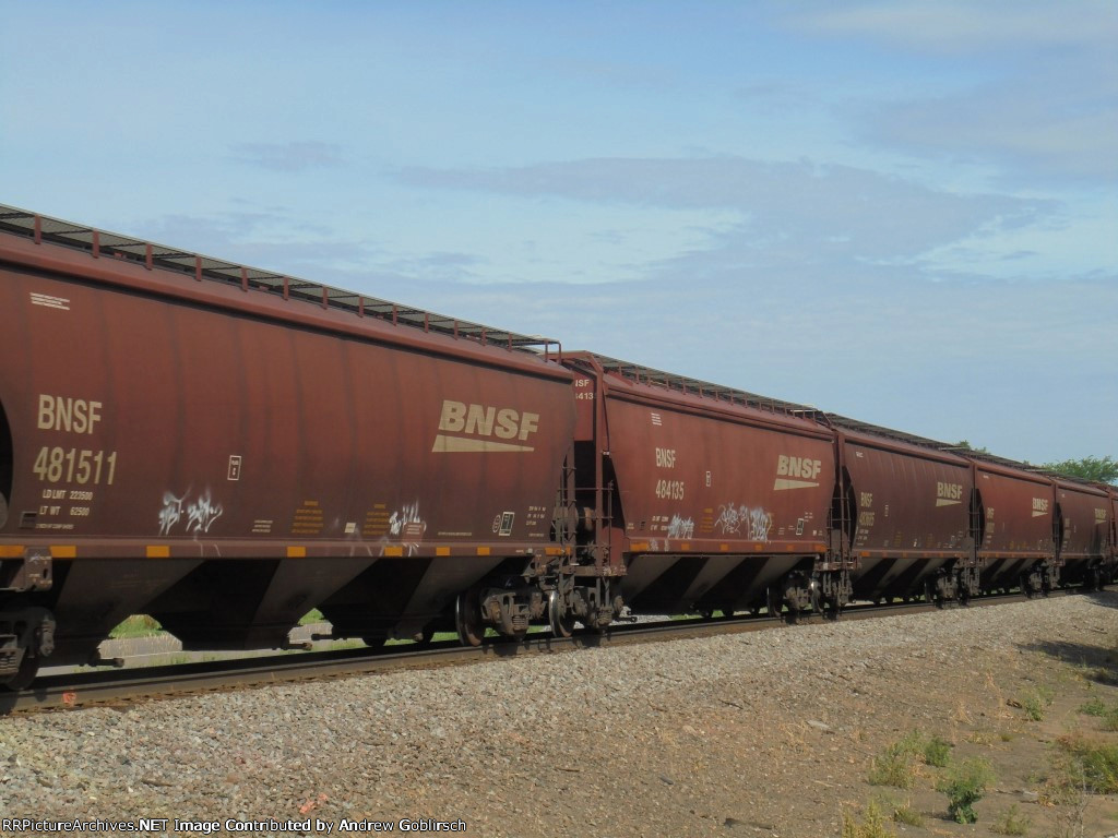 BNSF 481511, 484135 + 483685